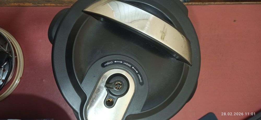 Мультиварка Redmond