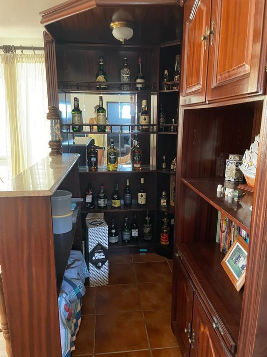 Movel bar com bancos