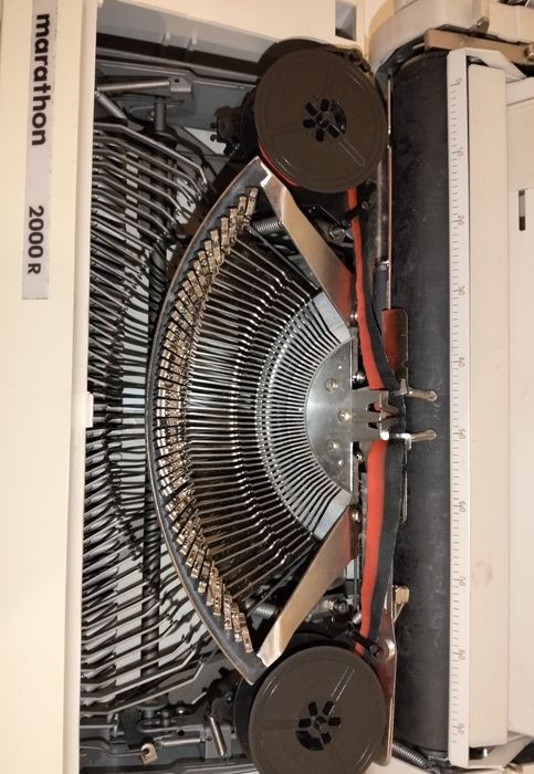 Maquina de escrever Marathon 2000 R