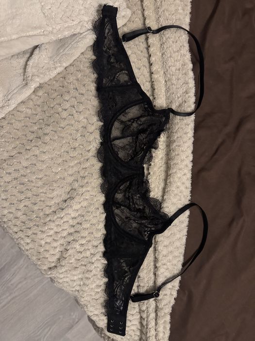 новий бюст з мереживом