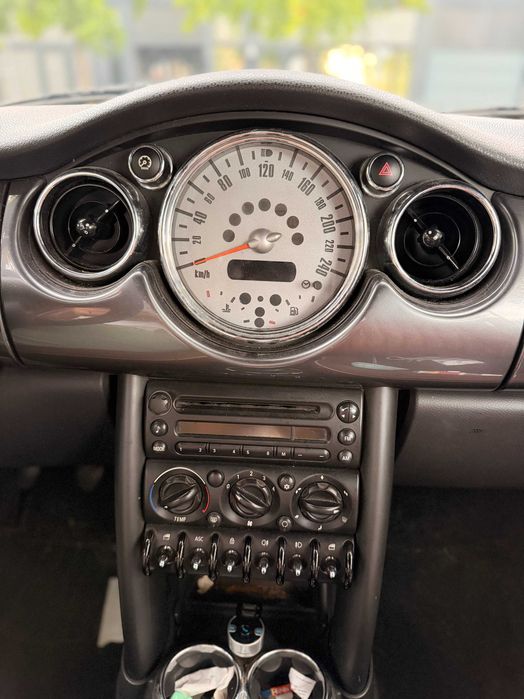 Mini Cabrio One 1.6 - Versão Sidewalk