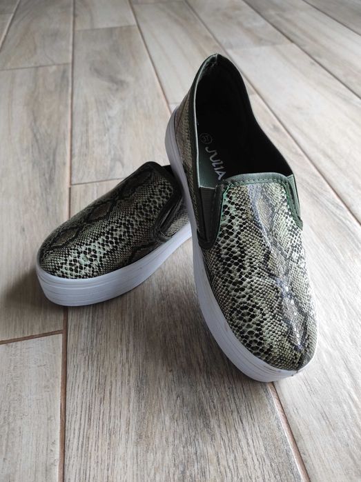 Продам нове взуття