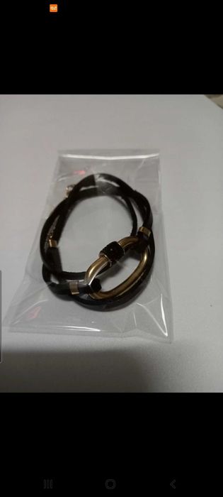 Pulseira com fitas de pele e aço inoxidável- Parfois