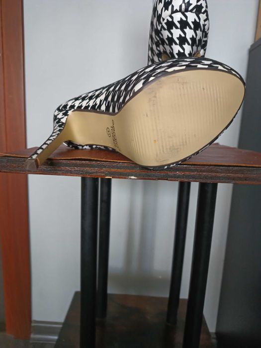 Buty damskie - Szpilki na platformie