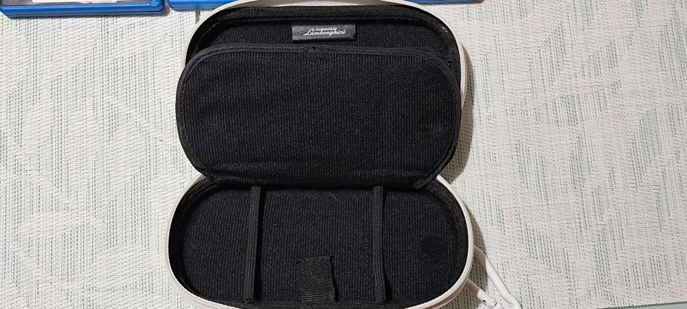 PS Vita c/ 3 jogos e capa Lamborghini