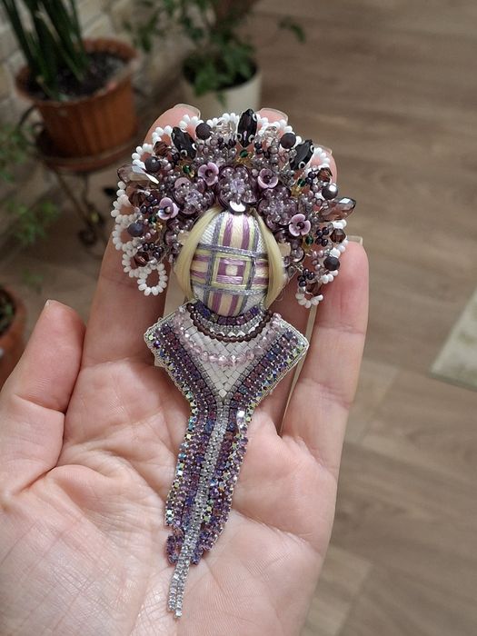 Брошка мотанка , тризуб