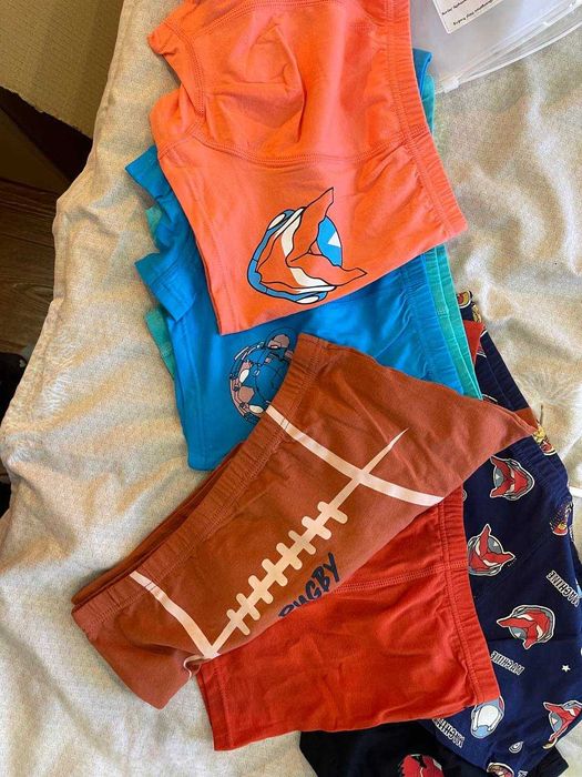 Vou vender uma camisola durante 5 a 7 anos.  calções.  macacão