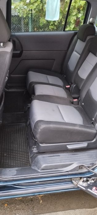 Автомобіль Mazda 5, 2006 року