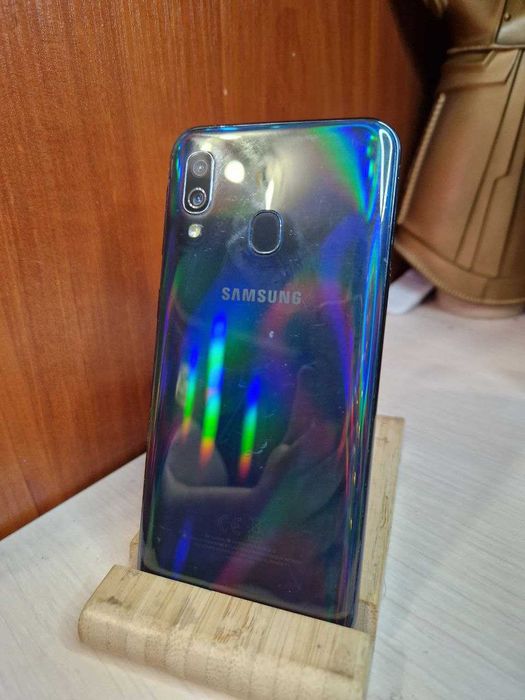 Смартфон Samsung Galaxy A40 blue 4 / 64gb Android 11