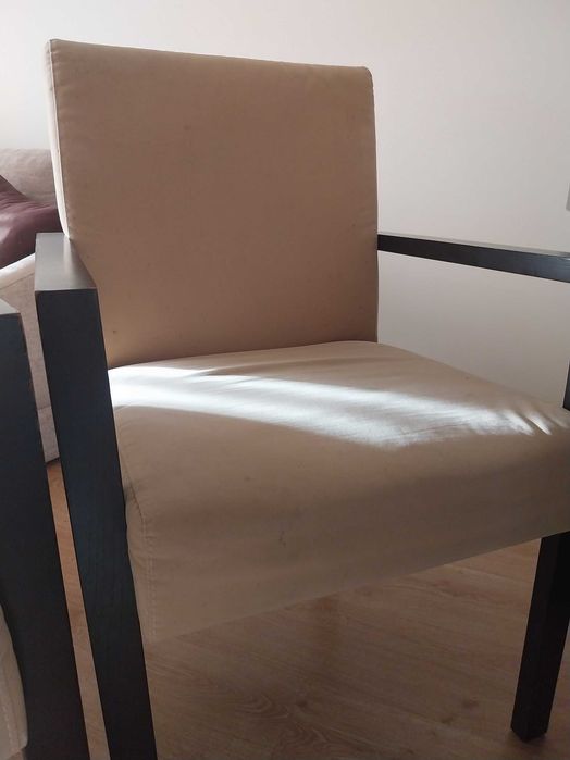 4  Cadeiras de Sala de Jantar (preço  das 4 cadeiras)