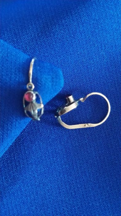 Brincos de ouro sem contraste