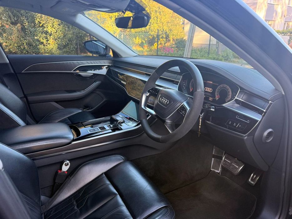 Audi A8 (Anglik)Audi