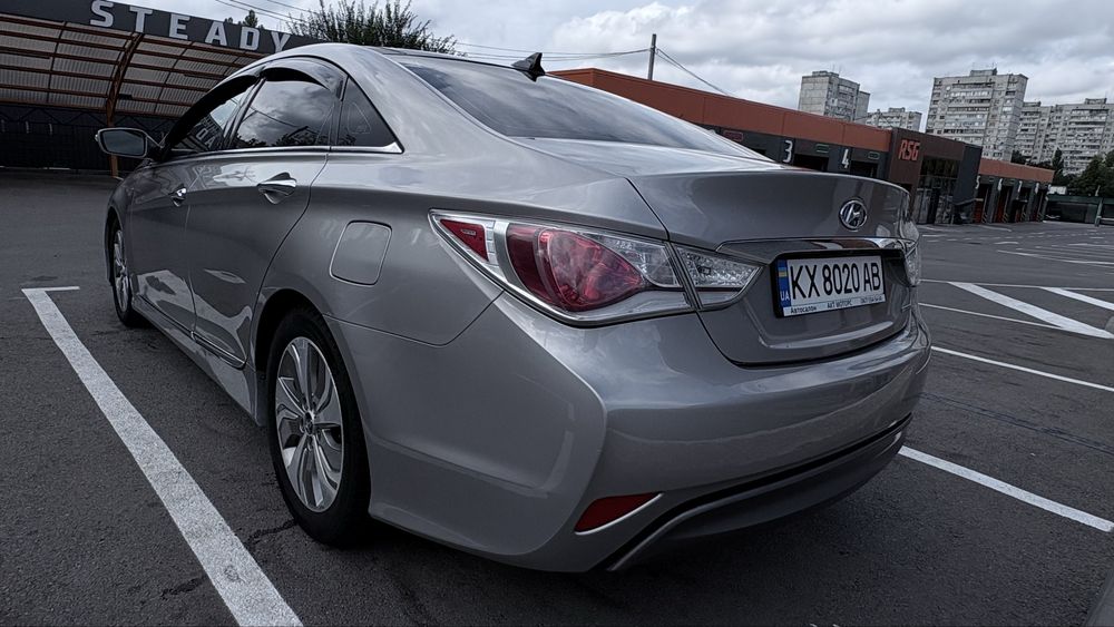 Hyundai Sonata гібрид