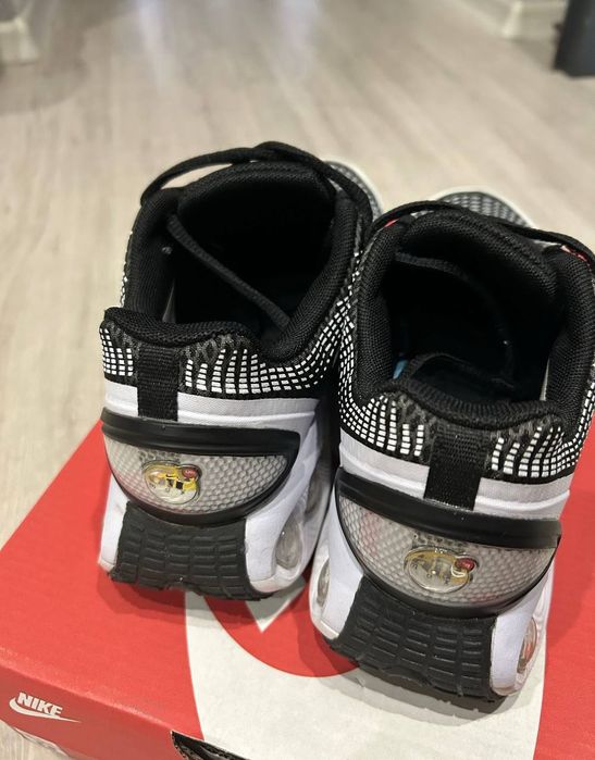 Продам кроссовки