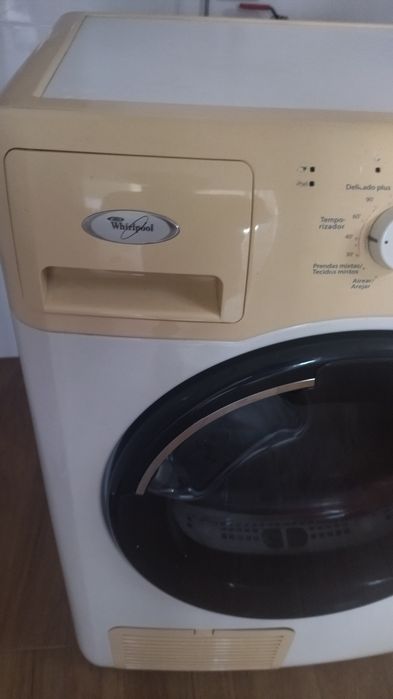 máquina de secar roupa