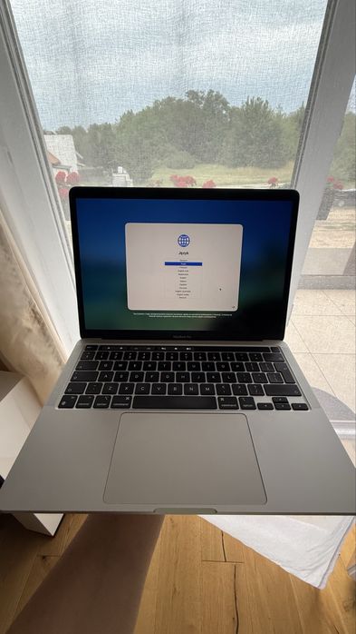 MacBook Pro 13" M1, 8GB RAM, 256GB SSD – Stan super, pełen komplet