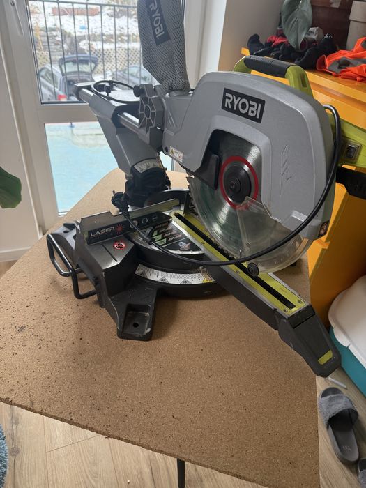 Ukośnica RYOBI piła
