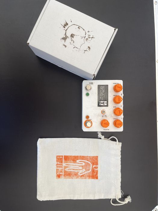 empty head effects the external/internal pedal efeito