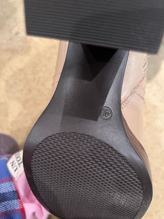 Чоботи розмір 40