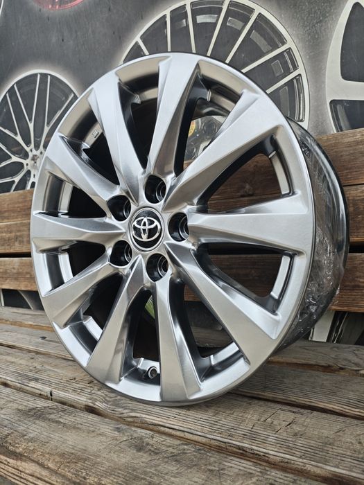 777 Оригинальные диски R17 5/114.3 Toyota Corolla Camry Lexus
