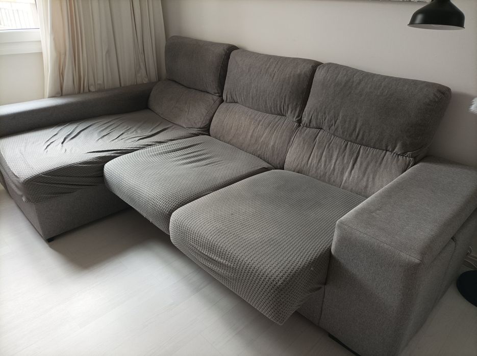 Sofá 3 lugares com chaise longue com arrumação