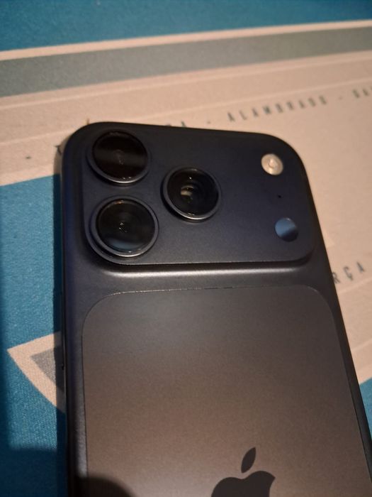 Iphone 17 pro 256GB  + Apple Watch SE 3 44mm