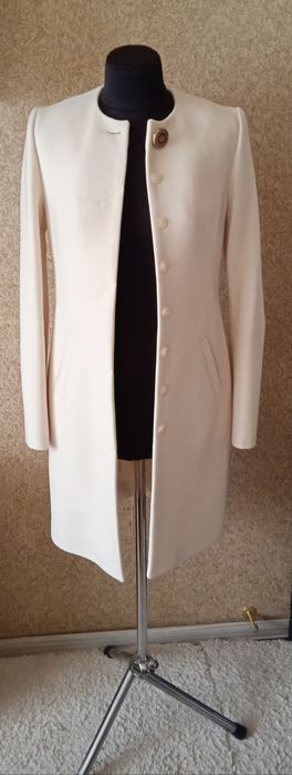 Жіноче пальто молочне