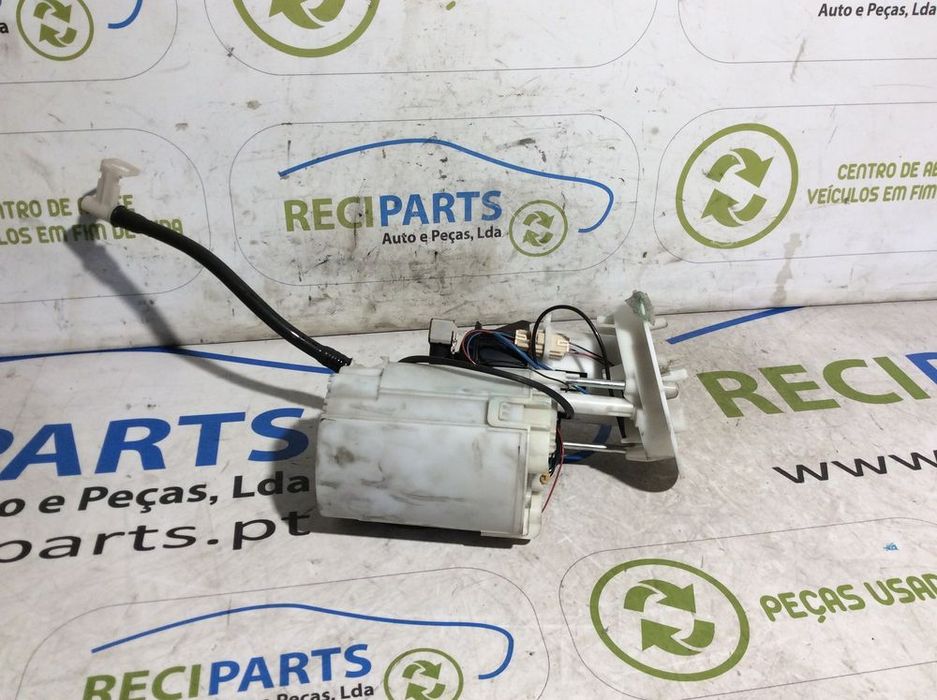 Bomba de combustível Audi A4 B8 1.8T