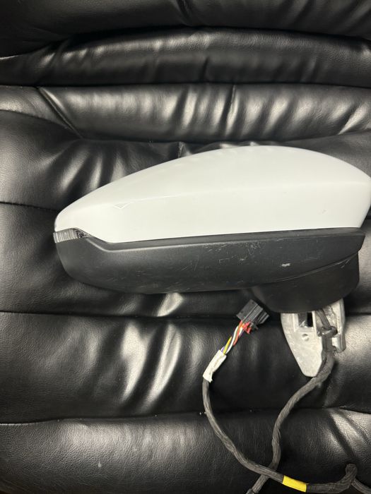 Дзеркало праве Audi a3 8y без сліпих зон