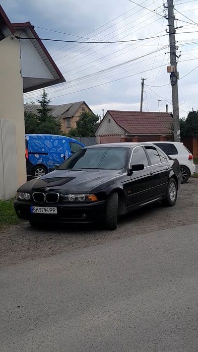 Продається BMW 5, e39, 520i, обєм2,2 - 170сил. Автомат