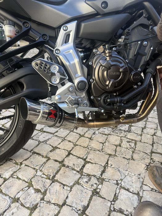 Linha de escape black widow mt07