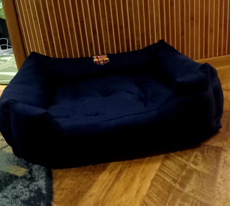 Лежак для невеликих собак