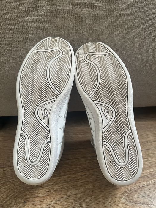 Жіночі кеди Nike Wmns Court Tradition LT