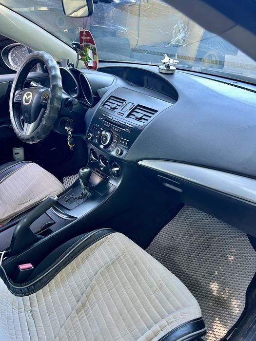 Mazda 3 2012 рік