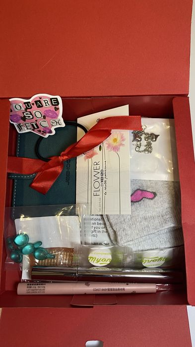 Подарунковий набір жіночий, бюті бокс, подарунок дівчині, бюті набір