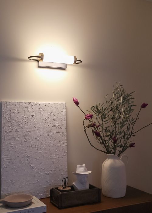 Candeeiro de parede LED em metal preto