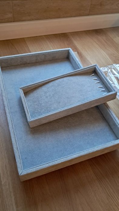 Ekspozytory na biżuterię 2szt