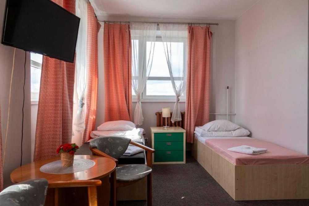 Лучшие Общежития и Хостелы Киева Есть места ! Метро Берестейская