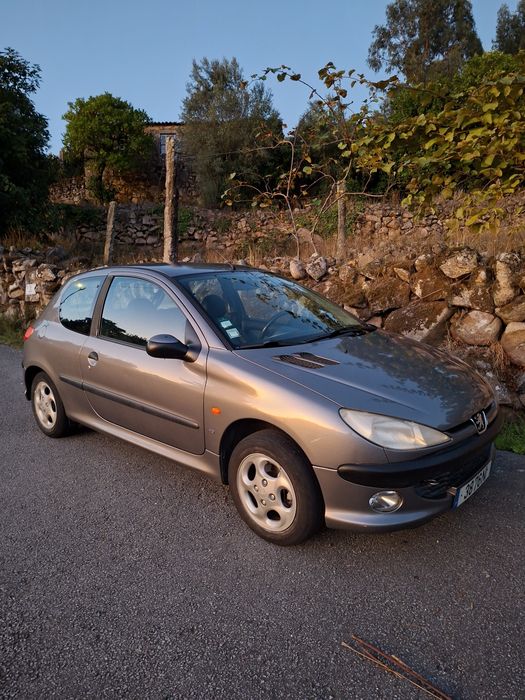 Peugeot 206 poucos kms
