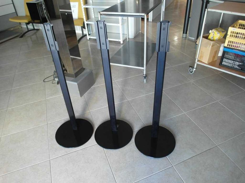 Suporte de pé alto com base