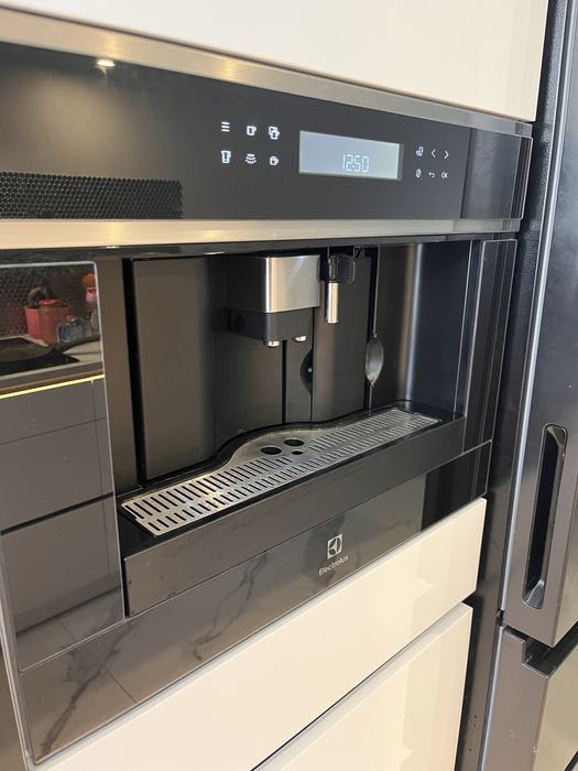 Ekspres do kawy Electrolux EBC65X do zabudowy