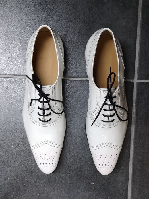 Sapatos Brancos em pele 38