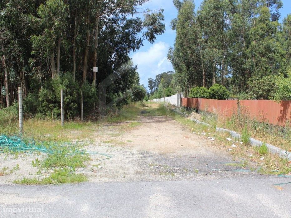 Terreno para construção com 4.080 m2 em Rio Meão