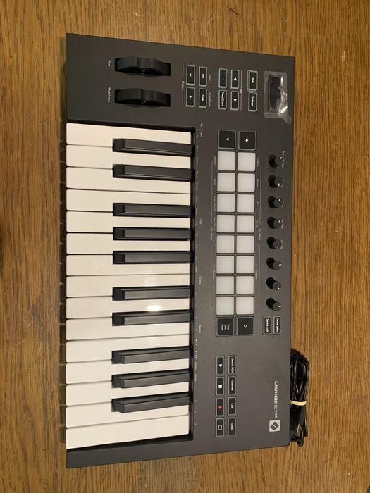 Sprzedam Novation Launchkey 25 MK3