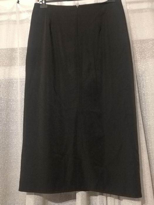 Spódnica czarna z rozporkiem
