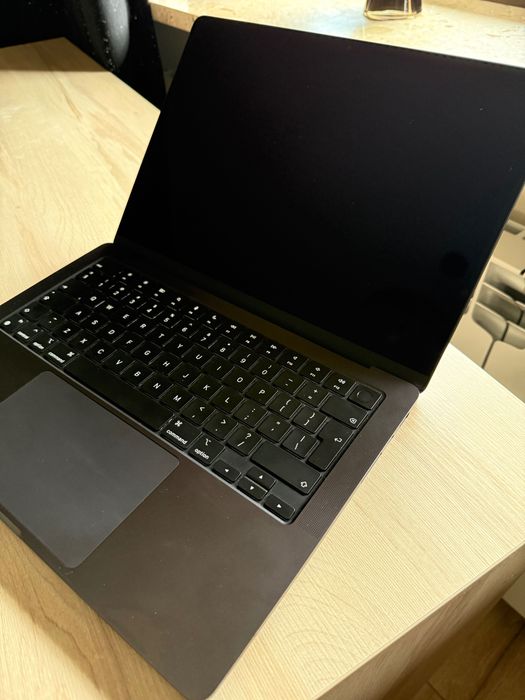MacBook Pro 14  M3 PRO, 18/512  BATERIA 100%