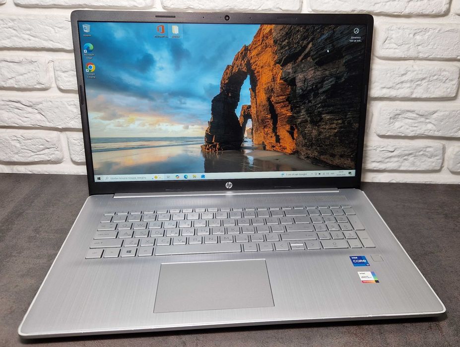 Ноутбук HP Laptop Intel i7-1165G7/8/256 ssd/17 дюйм