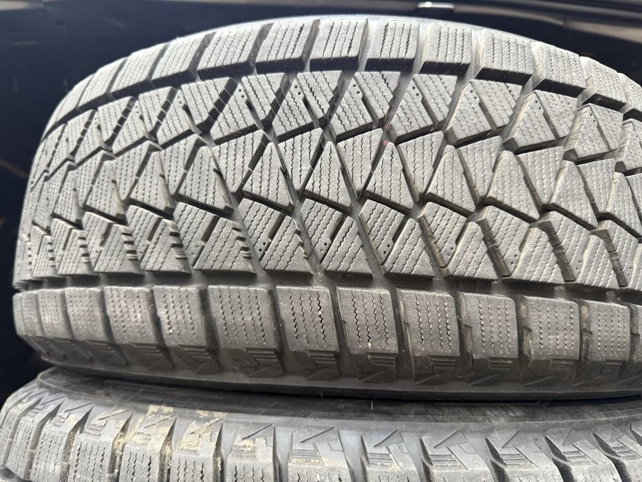 225/55 r17 Bridgestone Blizzak DM-V2 98% Резина зимняя