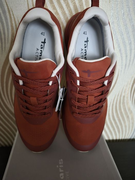 Стильні кросівки  Gore-Tex!