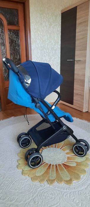 Продам коляску для прогулянок QBit
